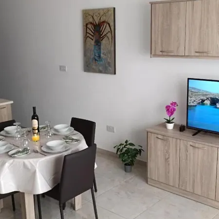 Side Sea View E, Steps Away To Bugibba Jetty, For The Blue Lagoon Boats And Other Islands Appartement San Pawl il-Baħar